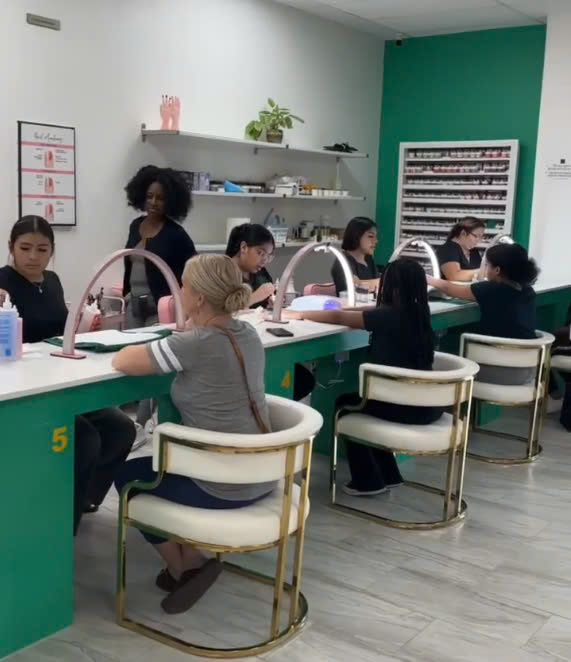 How to Choose the Right Nail Course in North Carolina?